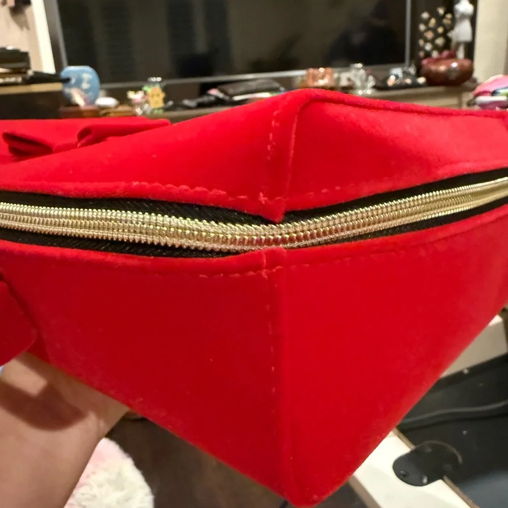 Estee Lauder Vibrant Red Cosmetic Bag